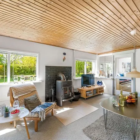 Landolf - 800m From The Sea By Interhome Feriehus *